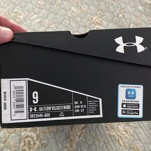 New Under Armour Size 9 men or 10.5 Women Pink Bluetooth Sneakers originally 150